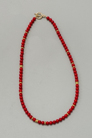 KORALLENKETTE MIT SILBERVERGOLDETEN ELEMENTEN