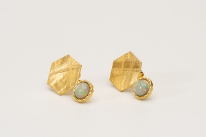 OHRSTECKER SILBERVERGOLDET MIT OPALSTEINEN